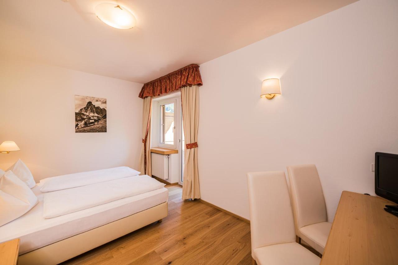 Hotel Waldheim Sexten Esterno foto