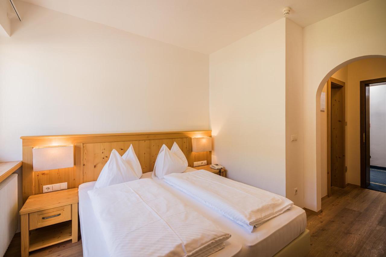 Hotel Waldheim Sexten Esterno foto