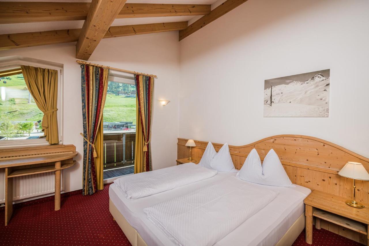 Hotel Waldheim Sexten Esterno foto