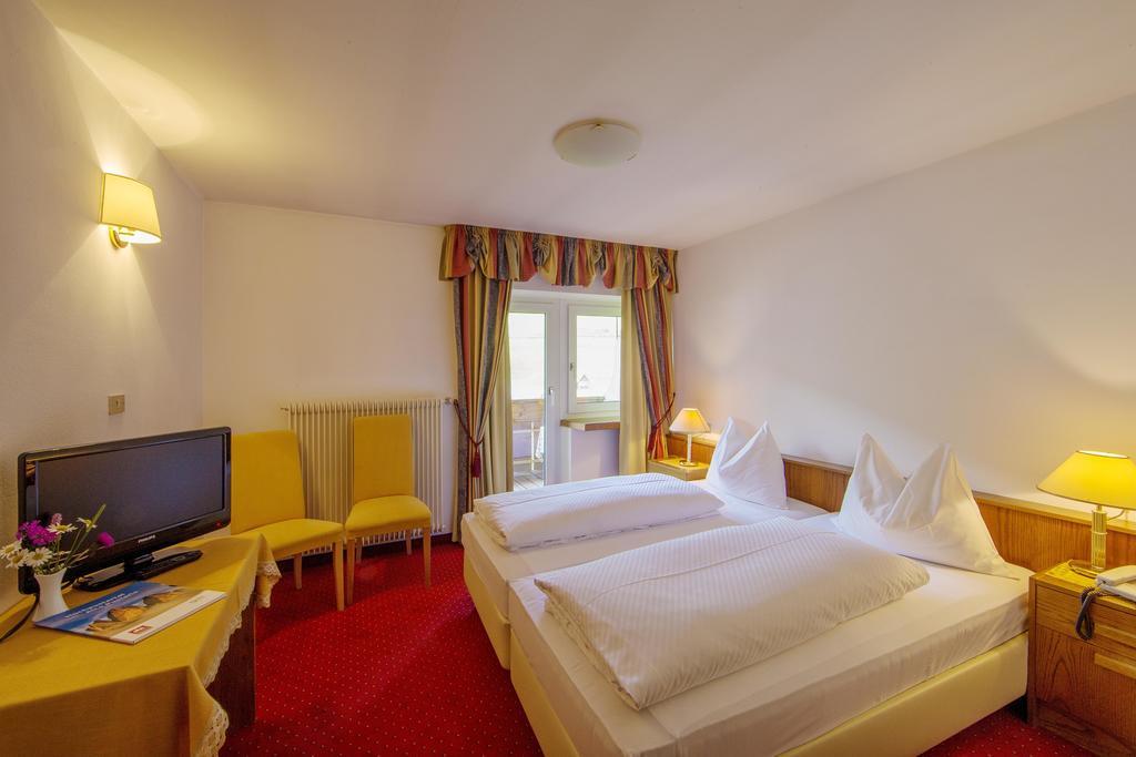 Hotel Waldheim Sexten Camera foto