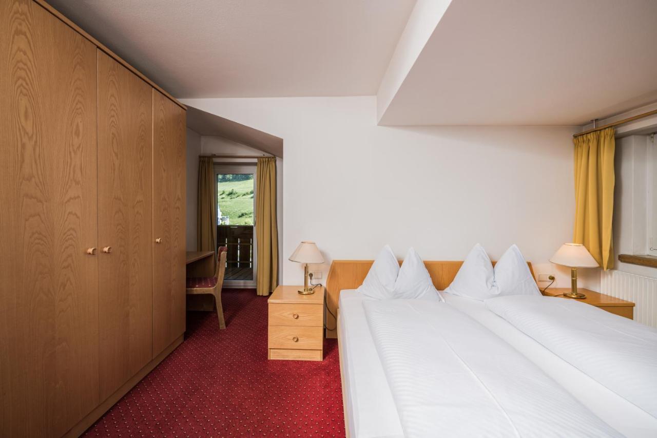 Hotel Waldheim Sexten Esterno foto