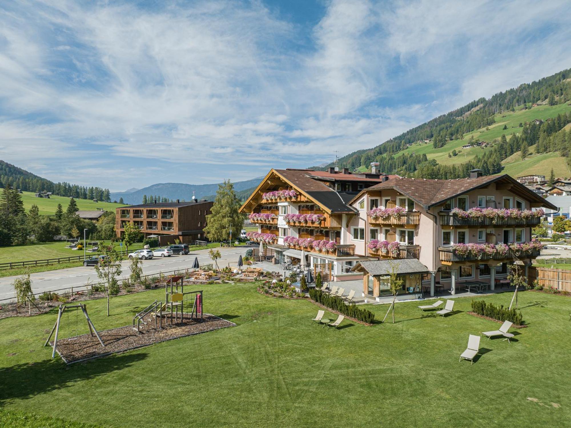 Hotel Waldheim Sexten Esterno foto