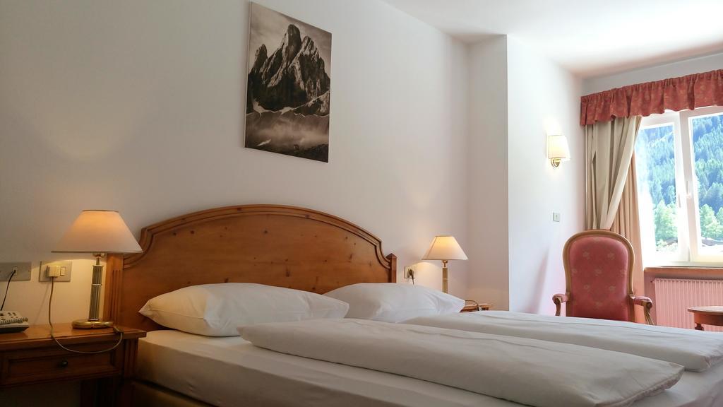 Hotel Waldheim Sexten Esterno foto