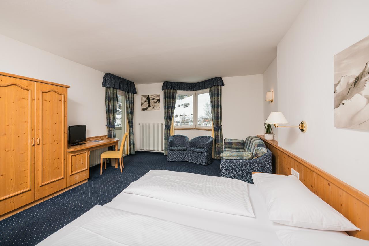 Hotel Waldheim Sexten Esterno foto